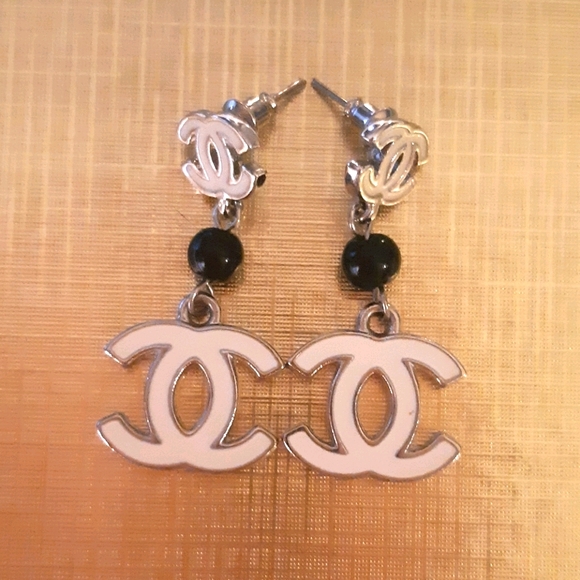 RE-POSHING BRAND NEW - Black & White Earrings - Picture 2 of 4